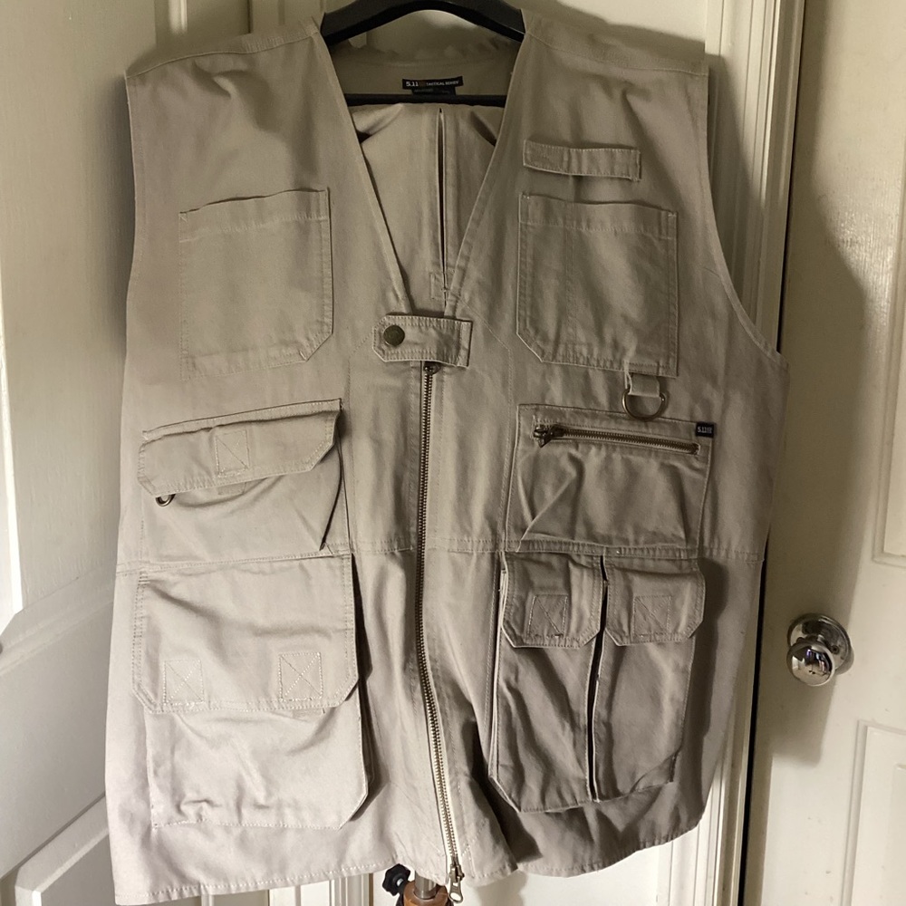 Men’s 5.11 Tactical Series Vest (2 XL)